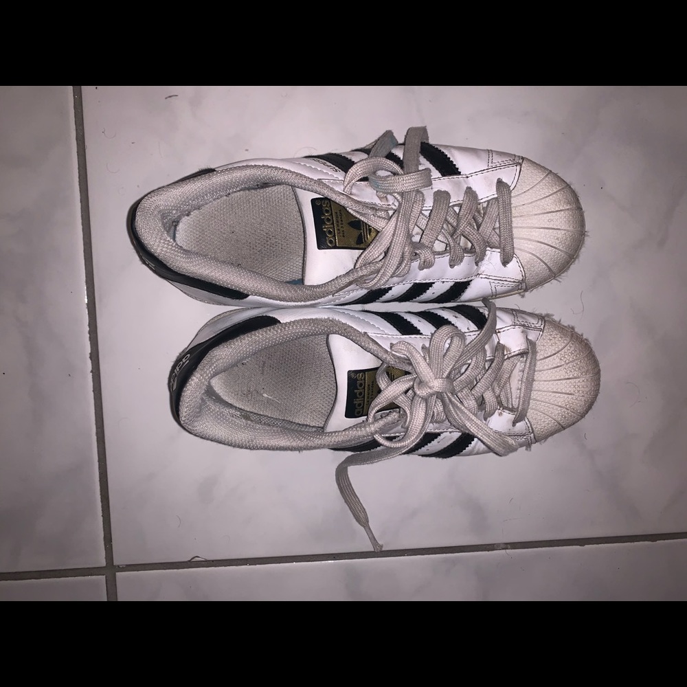 ADIDAS SUPERSTAR